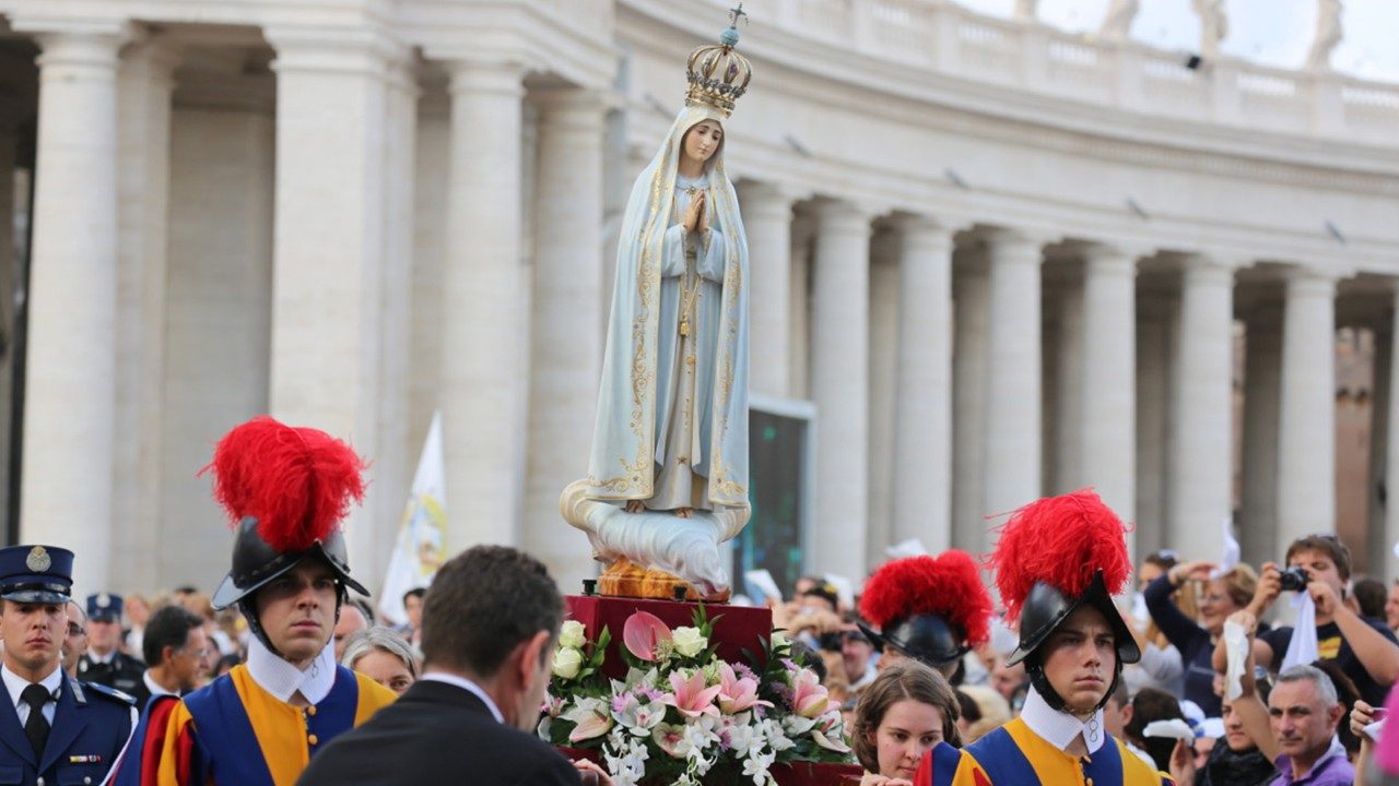 Neste dia, em 1984, a imagem original de Nossa Senhora de Fátima viajava pela primeira vez ao Vaticano