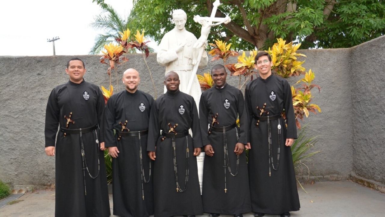 Neste dia, em 1720, era fundada a Congregação da Paixão de Jesus Cristo