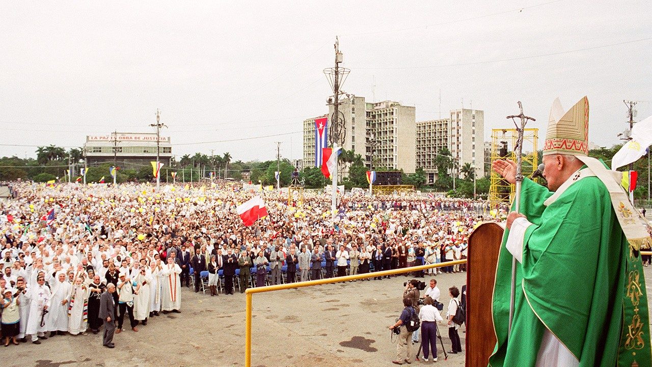 Neste dia, em 1998, o Papa João Paulo II era o primeiro pontífice a visitar Cuba