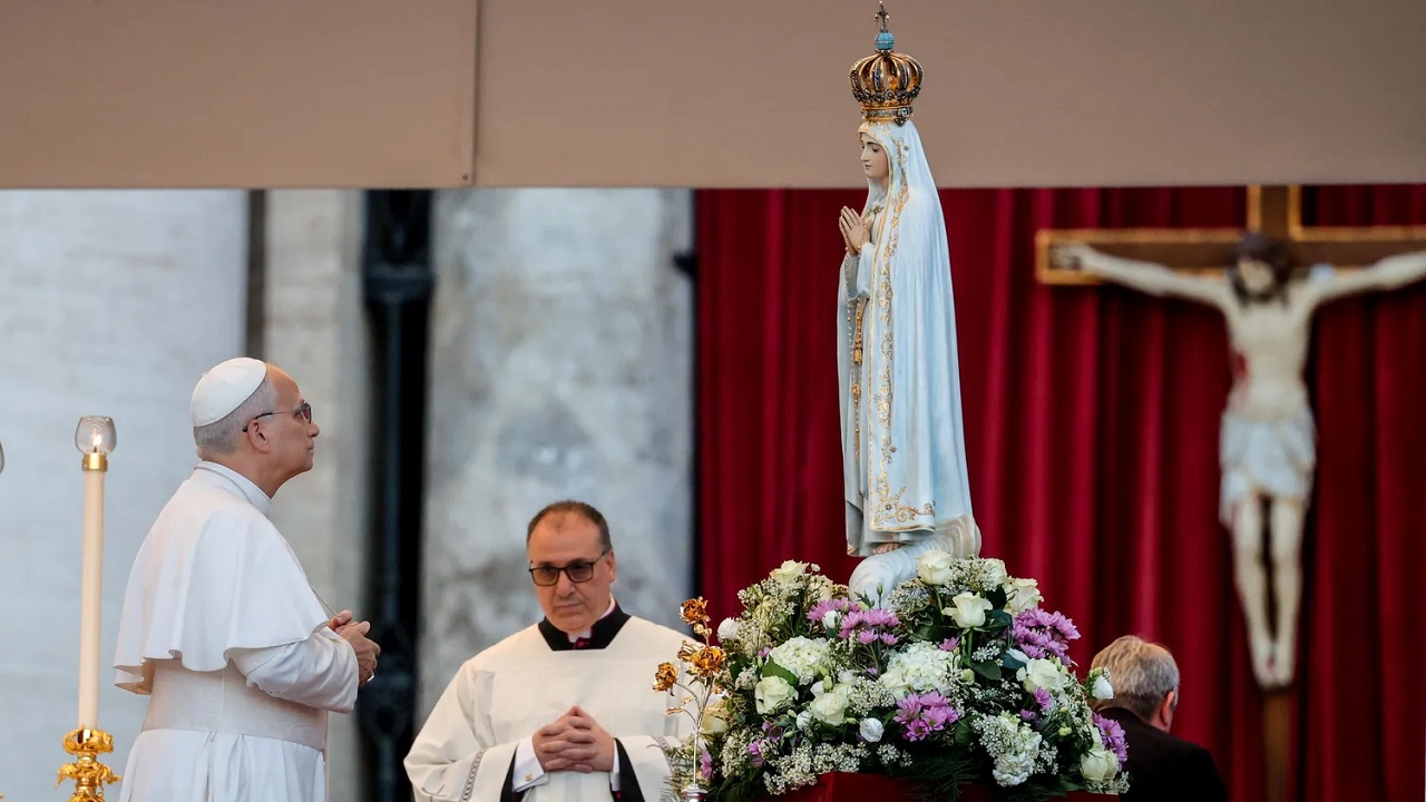 Neste dia, em 1964, o Papa Paulo VI anunciava a concessão da Rosa de Ouro ao Santuário de Fátima