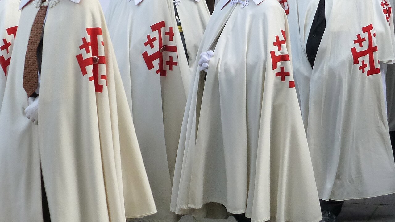 Neste dia, em 1977, o Papa Paulo VI aprovou a nova constituição da Ordem Equestre do Santo Sepulcro de Jerusalém