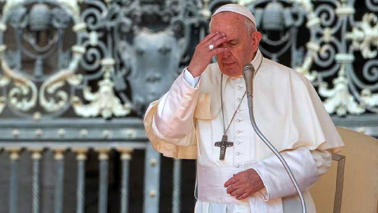 É obrigatório o sinal da cruz ao passar por uma igreja?